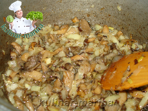 Вешенки жареные в сметане с луком | Oyster mushrooms fried in sour cream and onion