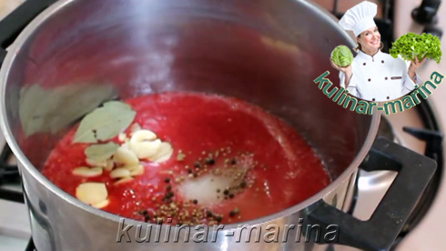 Помидоры в томатном соке с чесноком и специями | Tomatoes in tomato juice with garlic and spices
