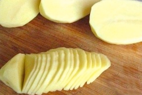 Картофель, тушеный в духовке