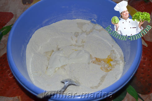 Домашние пирожки с луком и яйцом